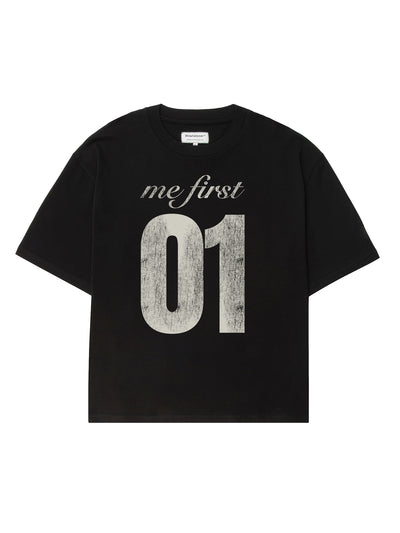 T-shirt boxy nera MeFirst01, vista davanti