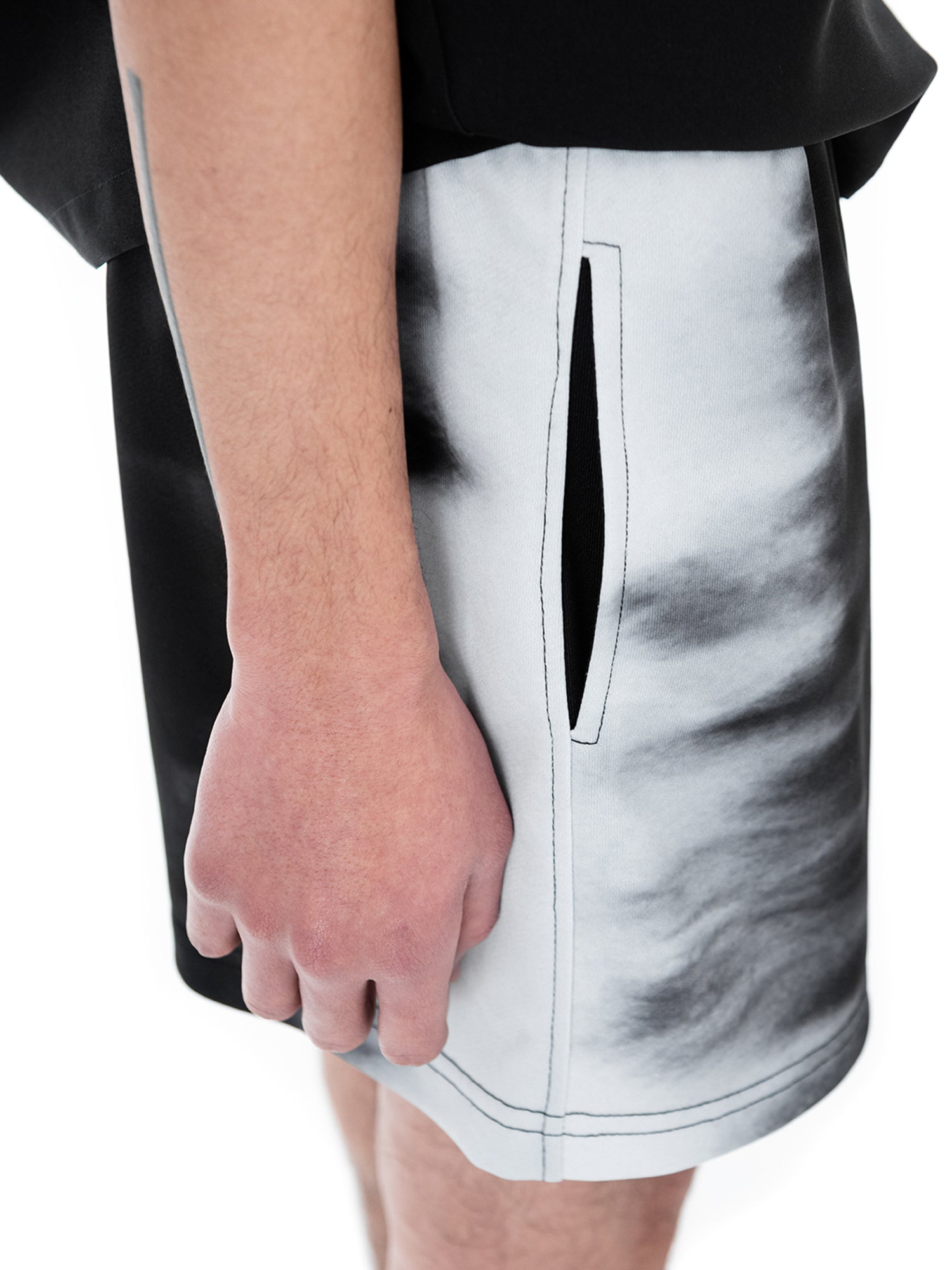 X-Ray Black Bermuda | Blowhammer