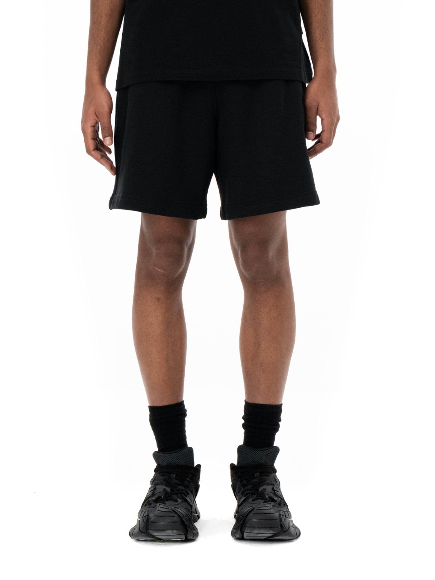 Svarta bermudashorts Classic Black, på modell, framifrån