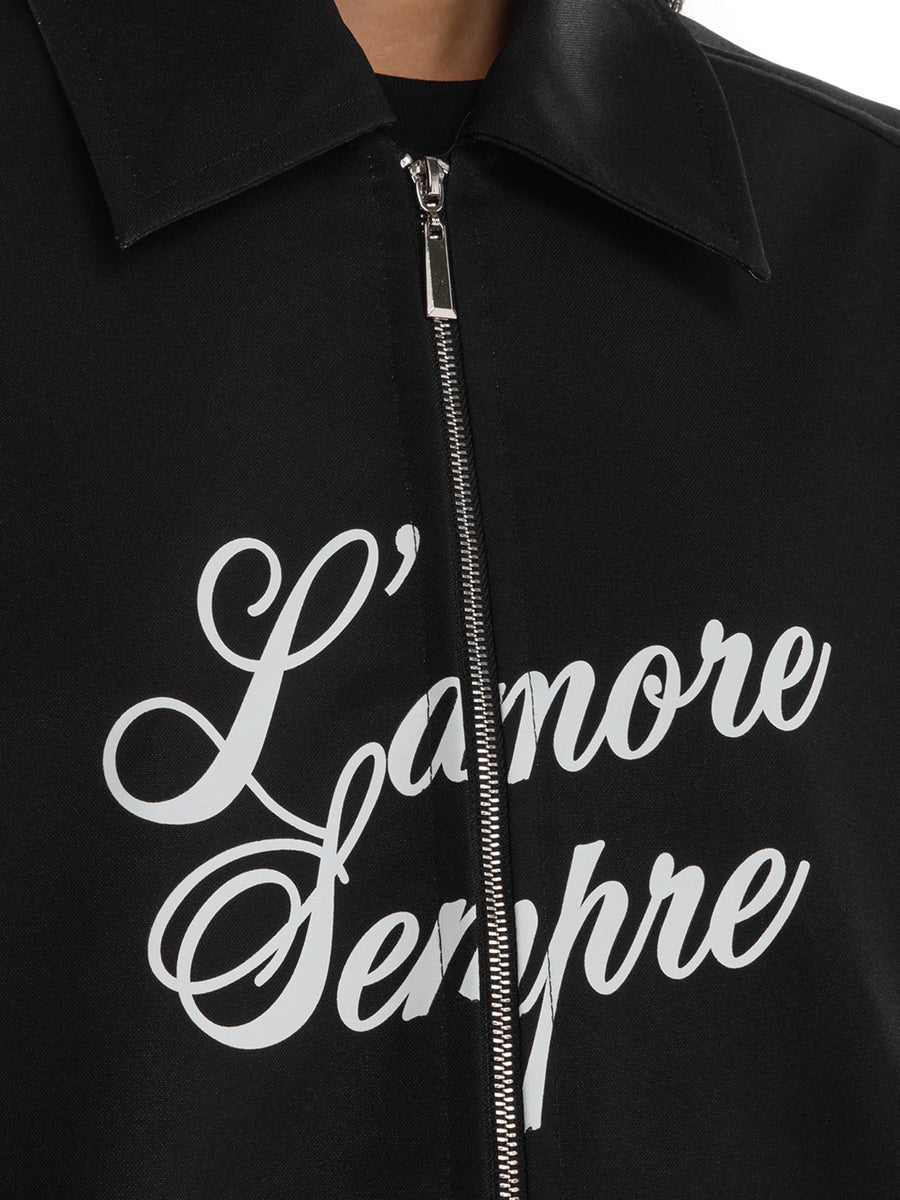 Μαύρη πουκαμίσα με φερμουάρ L’amore sempre, λεπτομέρεια της στάμπας