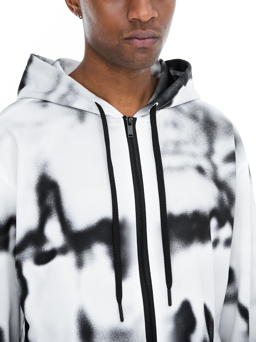 Vit och svart hoodie med dragkedja Concept, på modell, närbild