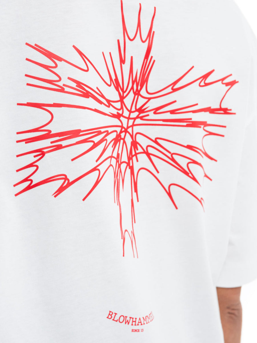 Hvid T-shirt Deconstructed, detalje af printet bagpå
