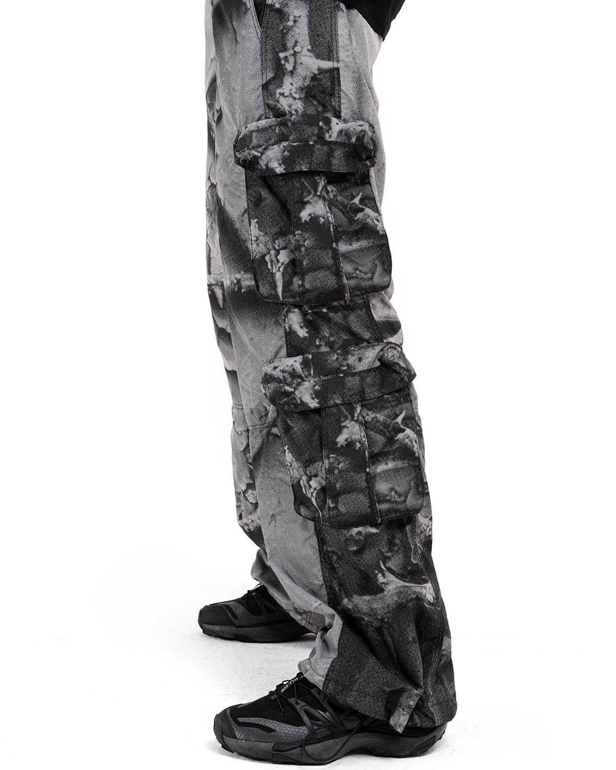 Bloodrose Dark Cargo | Donna